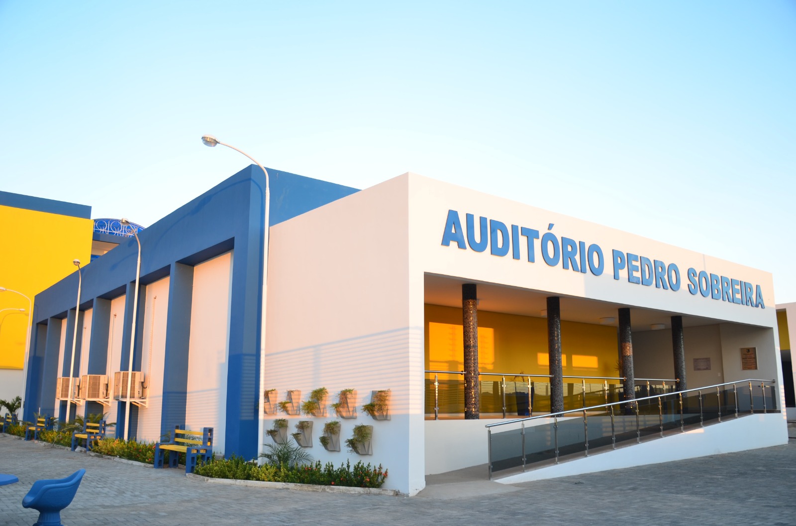 Auditório Pedro Sobreira - Vista de Perfil